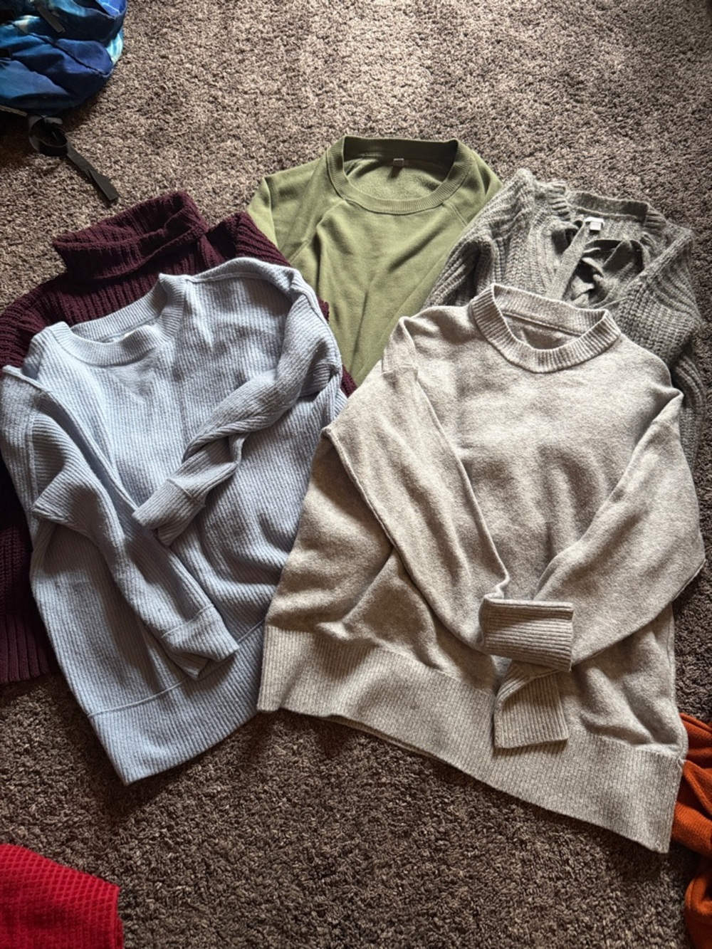 Aerie sweater and crew neck sweatshirt bundle!